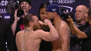 Conor McGregor y Donald Cerrone, cara a cara en el pesaje del UFC 246.