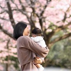 El multimillonario jefe que está repartiendo bonos de 60.000 euros a sus empleados por tener hijos: “Una medida drástica”