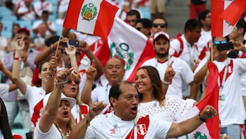 Fiesta peruana en Sochi en la despedida del Mundial