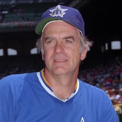 Did Hall of Fame pitcher Gaylord Perry really throw spitballs?