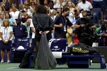 Serena Williams, se prepara momentos antes de comenzar el partido.