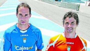 <b>NUEVAS CAMISETAS. </b>El Xerez aprovechó la cercanía del circuito para presentar allí las equipaciones que lucirán en la temporada del estreno en Primera División. Moreno, Antoñito y Bermejo fueron los embajadores. La novedad, el regreso del naranja a la tercera equipación. Los tres futbolistas del conjunto xerecista posaron para la ocasión con la copa de campeones de Segunda División, conquistada la pasada temporada.