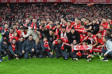 Los jugdores del Athletic Club celebran la victoria y el pase a la final de la Copa del Rey.
