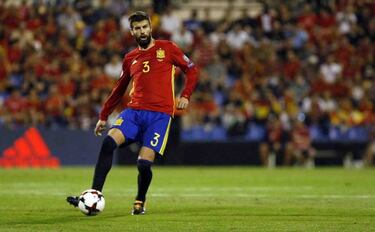 Lopetegui passes Albania test with the spotlight on Piqué