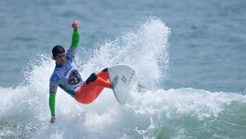 ¡Con olas de más de tres metros!: así vuelve el surf en Reñaca