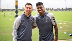 Emerson Rodríguez con Lionel Messi en el entrenamiento de Inter Miami.