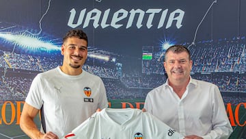 Oficial: Ugrinic, hasta 2029