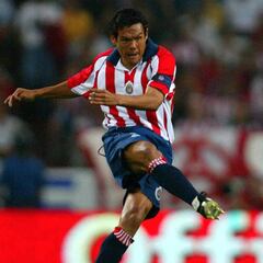 ¿Qué fue del 'tiburón' Sánchez?, todavía lleva en el corazón a Chivas