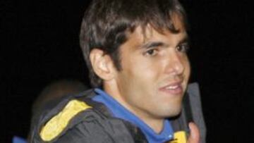 <b>FELIZ. </b> Kaká se mostró muy contento con el fichaje de Cristiano a su llegada a Suráfrica con Brasil.