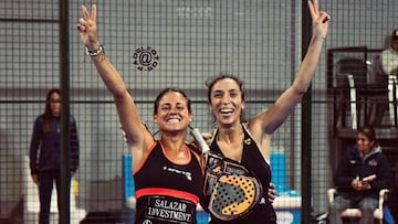 Carmen Villalba y Vero Vírseda celebran su victoria tras un partido.