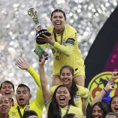 América Femenil celebra un título por primera vez en el Estadio Azteca