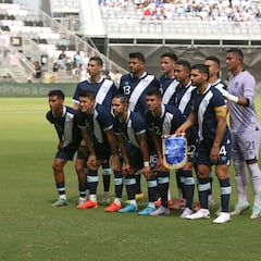Guatemala presenta nuevo escudo antes de Copa Oro
