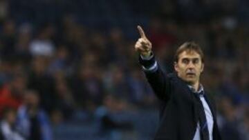 Julen Lopetegui durante el partido de su equipo ante el Académica de Coimbra.