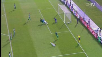 El Celta reclam¨® penalti sobre Guidetti y el Panathinaikos otro