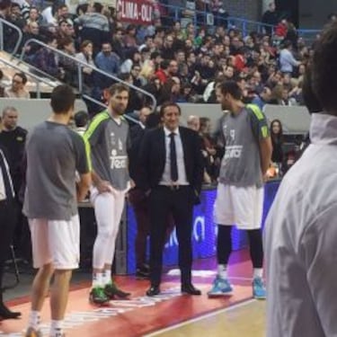 Nocioni rompió el tablero durante el calentamiento