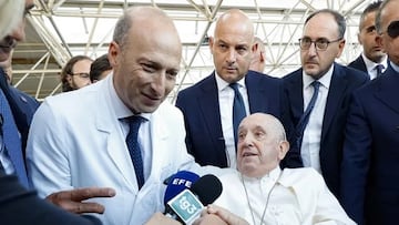 El Papa Francisco y el doctor Sergio Alfieri.