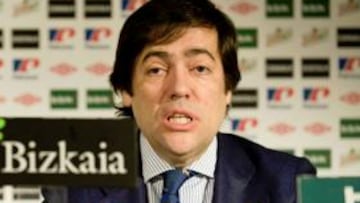 García Macua: "Hay que echar a los vándalos del fútbol"