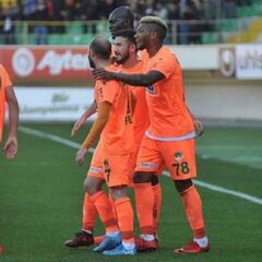 El vuelco que podría dar el futuro de Junior en Turquía