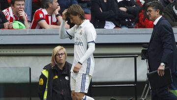 Modric se fue cariacontecido del césped de San Mamés tras ser sustituido por Zidane en el minuto 62.