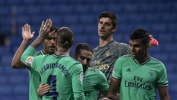 Ramos, Varane, Carvajal y Courtois celebran el triunfo del Madrid ante el Espanyol.