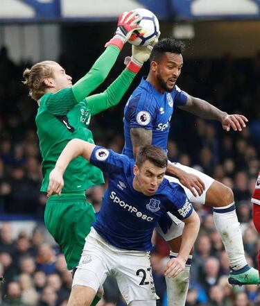 Liverpool splutter without Salah in Everton stalemate