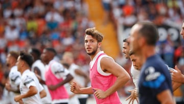 Nico entrena con el Valencia... sin que sea oficial su fichaje