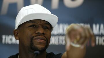 Britain Boxing - Frank Warren & Floyd Mayweather Jr Press Conference - Savoy Hotel, London -