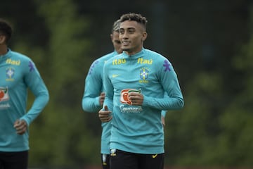 La Selección de Brasil realizó su primer entrenamientos en el estadio Metropolitano de Techo en Bogotá antes de viajar a Venezuela.