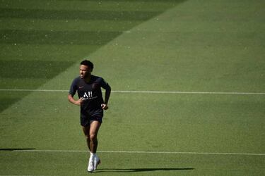 Neymar: PSG star "dejected" after failed Barcelona transfer