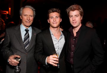 El actor Clint Eastwood con dos de sus hijos el también actor Scott Eastwood y Kyle Eastwood que se dedica a la música.
Sus hijas Alison Eastwood, Kathryn Eastwood, Francesca Fisher Eastwood y Morgan Eastwood, también se han embarcado en el mundo de la actuación.