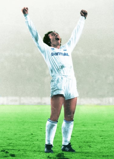 El que fue declarado por la IFFHS como el mejor futbolista del siglo XX en CONCACAF1​ y el número 26 del mundo, es otro de los '9' destacados de la historia del madridismo. 