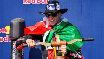 Marco Bezzecchi celebra la victoria en el GP de Estados Unidos.