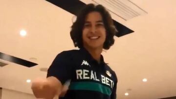 ¡Ni cantar pudo! Diego Lainez y su fallida novatada en el Betis