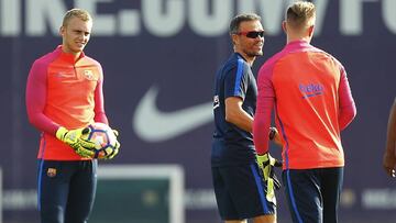 Barcelona examina a Cillessen, el portero que va de tapas