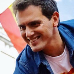 Albert Rivera la lía con la foto de un bebé: "¿Tu nuevo retoño, Albert?"