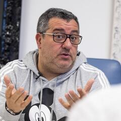 Mino Raiola: "La gran fuerza del fútbol es que sobrevive a pesar de la FIFA"