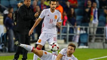 Pedro e Illarramendi, en el partido contra Israel, último de clasificación para el Mundial de Rusia.