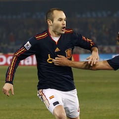 Iniesta empieza a afinar