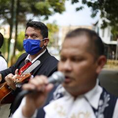 Gobierno capitalino llevó serenata a mamás de la CDMX