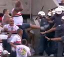 Batalla entre los hinchas del Sao Paulo y la policía