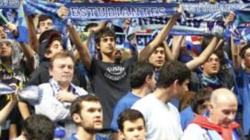 <b>ATENTOS. </b>La afición del Estu, que sufrió el domingo, podría recuperar la categoría antes de lo esperado.