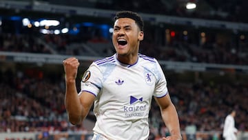 Soccer Football - UEFA Europa League - Round of 16 - First Leg - Lille v Aston Villa - Decathlon Arena Stade Pierre-Mauroy, Villeneuve-d'Ascq, France - March 12, 2026 Aston Villa's Ollie Watkins celebrates scoring their first goal Action Images via Reuters/Peter Cziborra