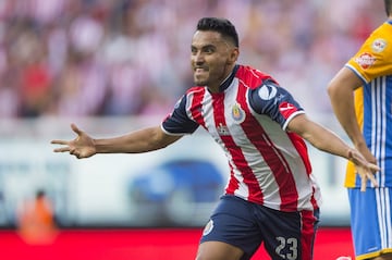 El equilibrio del equipo. ‘El Gallo’ ya consiguió adjudicarse la titularidad y le ganó la partida a Michael Pérez. Junto a Pineda, conforman la mejor dupla de mexicanos en el medio campo.