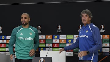 Pellegrini, con Amrabat.