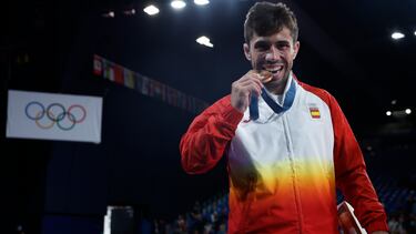 El judoca español Francisco Garrigós, con la medalla de bronce de la categoría de -60 kg en los Juegos Olímpicos.