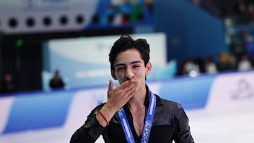 BEIJING (China), 21/09/2025.- Donovan Carrillo of Mexicogestures at the medal ceremony of the Men Free Skating program during the ISU Skate to Milano Figure Skating Qualifier 2025 in Beijing, China, 21 September 2025. EFE/EPA/ANDRES MARTINEZ CASARES