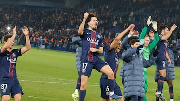 Paris Saint-Germain's Portuguese midfielder #17 Vitinha (C) celebrate his team's victory with teammates at the end of the French L1 football match between Paris Saint-Germain (PSG) and Olympique de Marseille (OM) at the Parc des Princes stadium in Paris on February 8, 2026. (Photo by GEOFFROY VAN DER HASSELT / AFP)