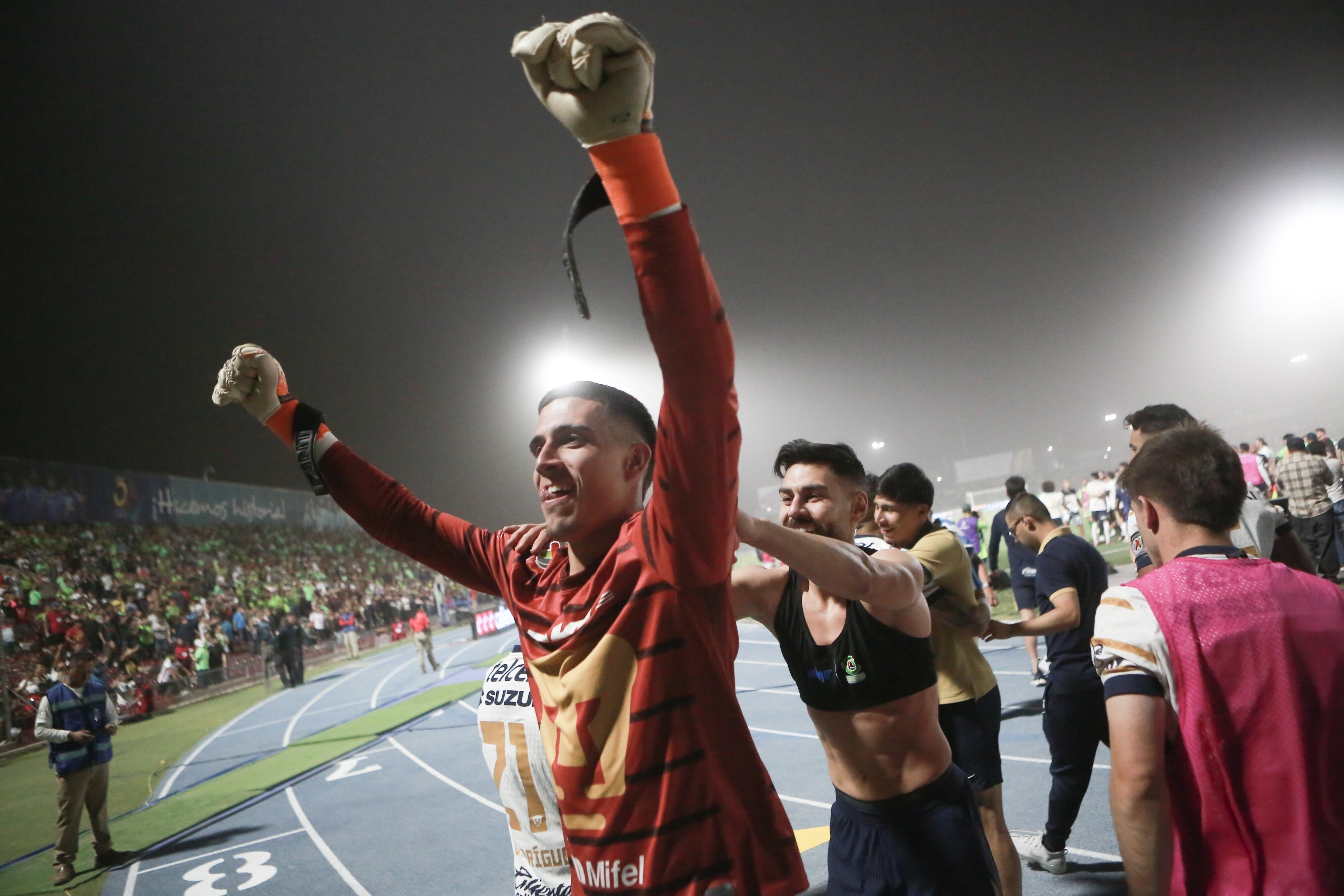 Alex Padilla of Pumas during the Play-In round match between FC Juarez and Pumas UNAM as part of the Liga BBVA MX, Torneo Clausura 2025 at Olimpico Benito Juarez Stadium on April 27, 2025 in Ciudad Juarez, Chihuahua, Mexico.