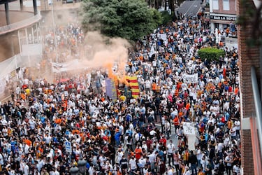 Valencia se rebela contra Lim