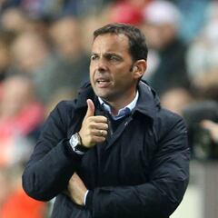 Calleja: “Es una jugada muy embarullada, no puedo decir si ha sido mano o no”